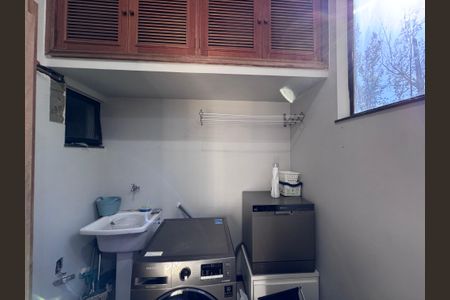 Casa de condomínio à venda com 550m², 4 quartos e 2 vagasÁrea de Serviço