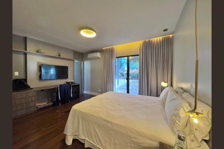 Casa de condomínio à venda com 550m², 4 quartos e 2 vagasSuíte 1 Master