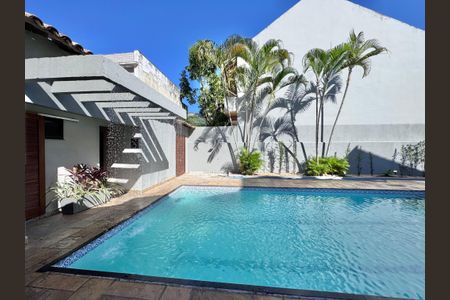 Casa de condomínio à venda com 550m², 4 quartos e 2 vagasÁrea externa