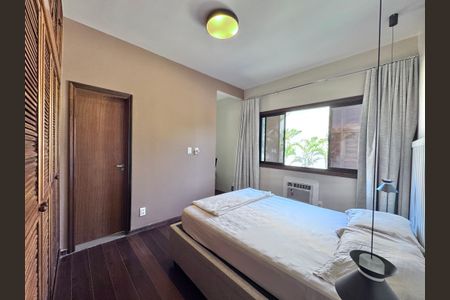 Casa de condomínio à venda com 550m², 4 quartos e 2 vagasSuíte 3