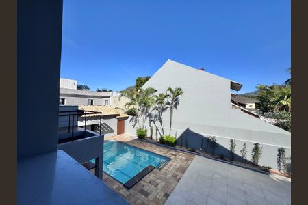 Casa de condomínio à venda com 550m², 4 quartos e 2 vagasHall Íntimo - Varanda