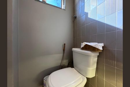 Casa de condomínio à venda com 550m², 4 quartos e 2 vagasLavabo