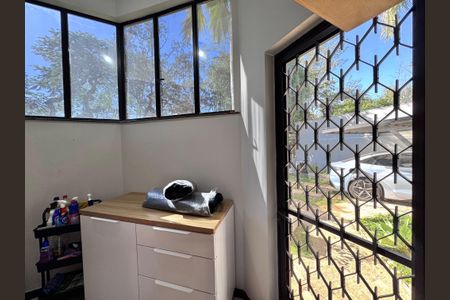 Casa de condomínio à venda com 550m², 4 quartos e 2 vagasÁrea de Serviço