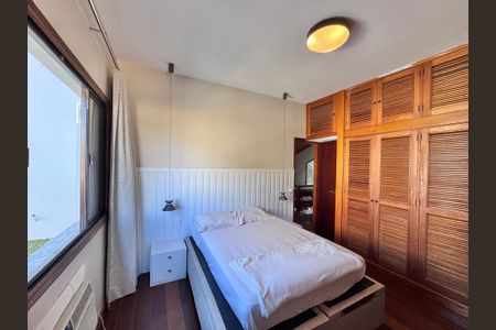 Casa de condomínio à venda com 550m², 4 quartos e 2 vagasSuíte 3