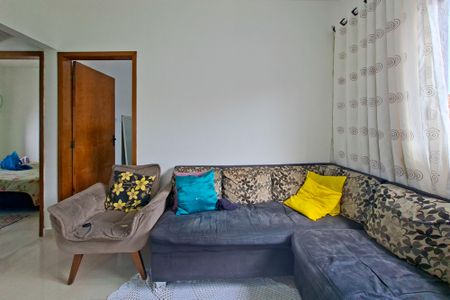 Sala de casa de condomínio para alugar com 2 quartos, 56m² em Maracanã, Praia Grande