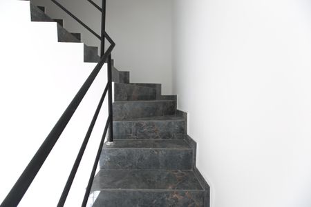 Apartamento à venda com 82m², 2 quartos e 1 vagaEscada