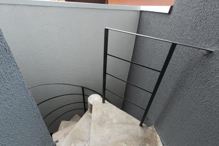 Apartamento à venda com 82m², 2 quartos e 1 vagaEscada - Garagem