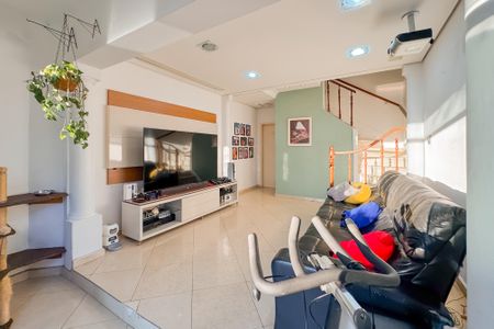 Casa à venda com 299m², 3 quartos e 3 vagasSala