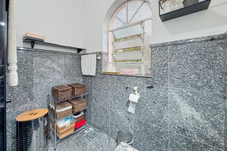 Casa à venda com 299m², 3 quartos e 3 vagasBanheiro Corredor