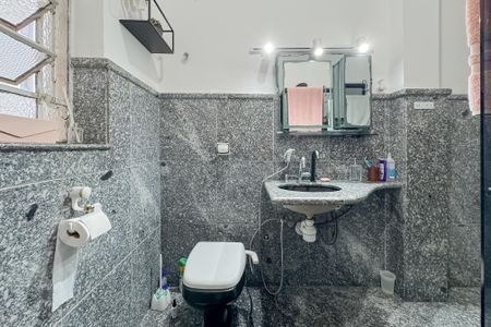 Casa à venda com 299m², 3 quartos e 3 vagasBanheiro Corredor