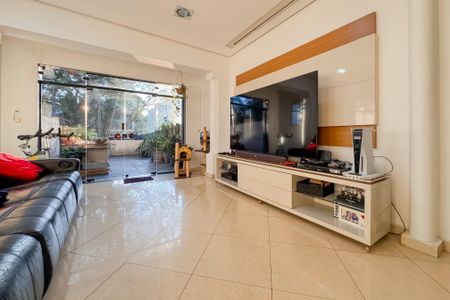 Casa à venda com 299m², 3 quartos e 3 vagasSala