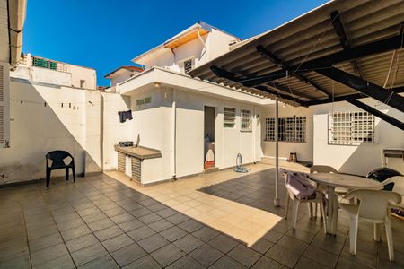 Casa à venda com 210m², 3 quartos e 1 vagaÁrea comum