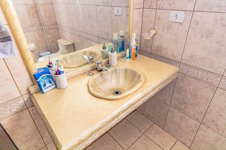 Casa à venda com 210m², 3 quartos e 1 vagaBanheiro