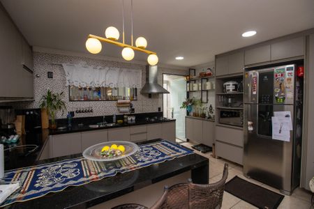 Casa de condomínio para alugar com 240m², 3 quartos e 2 vagasCozinha