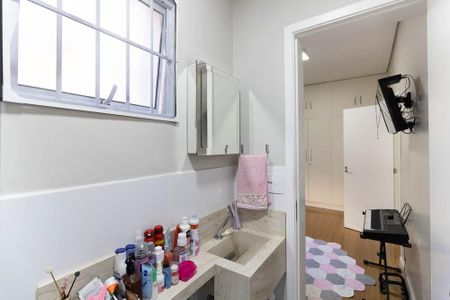 Casa à venda com 200m², 3 quartos e 1 vaga Casa à venda com 200m², 3 quartos e 1 vagaBanheiro da Suíte 2