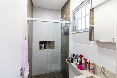 Casa à venda com 200m², 3 quartos e 1 vaga Casa à venda com 200m², 3 quartos e 1 vagaBanheiro da Suíte 2