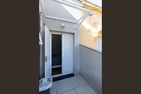 Casa à venda com 200m², 3 quartos e 1 vaga Casa à venda com 200m², 3 quartos e 1 vagaVaranda da Suíte 1