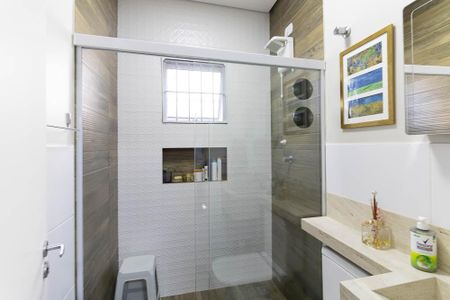 Casa à venda com 200m², 3 quartos e 1 vaga Casa à venda com 200m², 3 quartos e 1 vagaBanheiro da Suíte 3