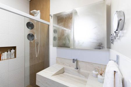 Casa à venda com 200m², 3 quartos e 1 vaga Casa à venda com 200m², 3 quartos e 1 vagaBanheiro da Suíte 1