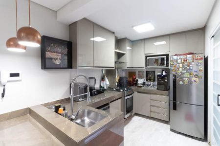 Casa à venda com 200m², 3 quartos e 1 vaga Casa à venda com 200m², 3 quartos e 1 vagaCozinha