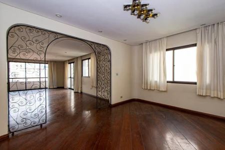 Apartamento à venda com 4 quartos, 247m² em Santa Cecilia, São Paulo