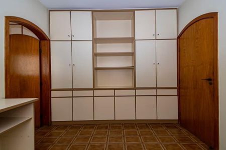 Apartamento à venda com 4 quartos, 247m² em Santa Cecilia, São Paulo