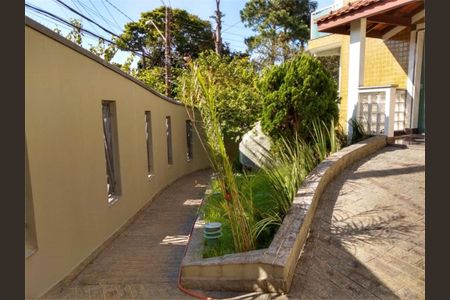 Casa à venda com 338m², 3 quartos e sem vaga