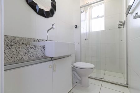 Apartamento à venda com 80m², 3 quartos e 1 vaga Apartamento à venda com 80m², 3 quartos e 1 vagaBanheiro da suíte
