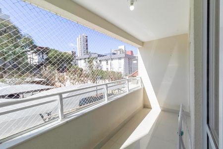 Apartamento à venda com 80m², 3 quartos e 1 vaga Apartamento à venda com 80m², 3 quartos e 1 vagaVaranda