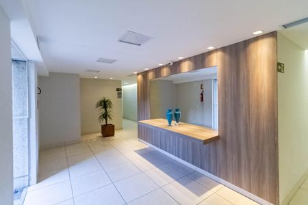 Apartamento à venda com 80m², 3 quartos e 1 vaga Apartamento à venda com 80m², 3 quartos e 1 vagaHall social