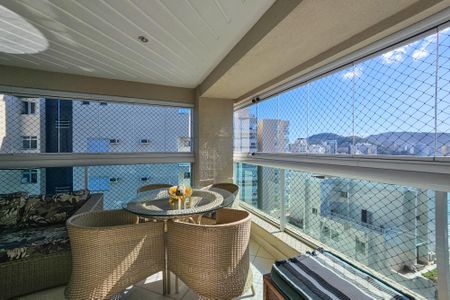 Apartamento para alugar com 150m², 4 quartos e 2 vagas Apartamento para alugar com 150m², 4 quartos e 2 vagasVaranda