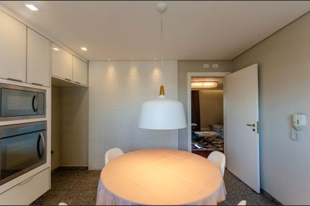 Apartamento para alugar com 360m², 3 quartos e 4 vagas Apartamento para alugar com 360m², 3 quartos e 4 vagasCozinha