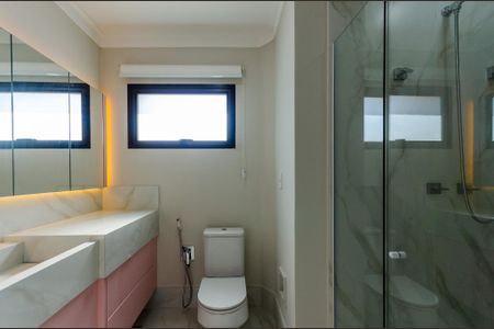 Apartamento para alugar com 360m², 3 quartos e 4 vagas Apartamento para alugar com 360m², 3 quartos e 4 vagasBanheiro da Suíte 2