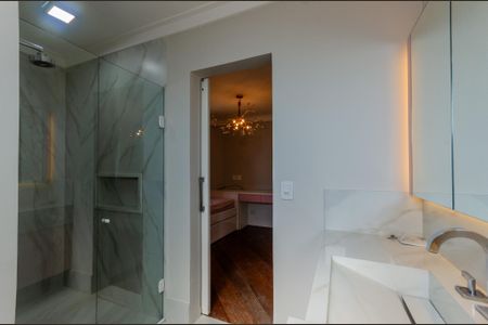 Apartamento para alugar com 360m², 3 quartos e 4 vagas Apartamento para alugar com 360m², 3 quartos e 4 vagasBanheiro da Suíte 2