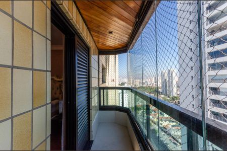 Apartamento para alugar com 360m², 3 quartos e 4 vagas Apartamento para alugar com 360m², 3 quartos e 4 vagasSuíte 1 - Sacada