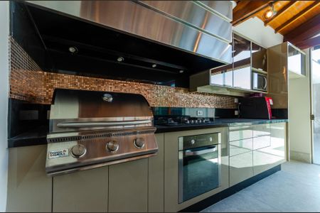 Apartamento para alugar com 360m², 3 quartos e 4 vagas Apartamento para alugar com 360m², 3 quartos e 4 vagasCobertura - Salão