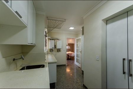 Apartamento para alugar com 360m², 3 quartos e 4 vagas Apartamento para alugar com 360m², 3 quartos e 4 vagasÁrea de serviço