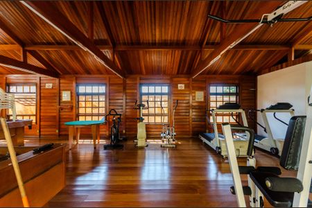 Apartamento para alugar com 360m², 3 quartos e 4 vagas Apartamento para alugar com 360m², 3 quartos e 4 vagasÁrea comum - Academia