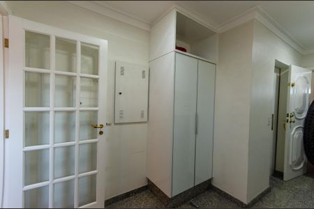 Apartamento para alugar com 360m², 3 quartos e 4 vagas Apartamento para alugar com 360m², 3 quartos e 4 vagasÁrea de serviço