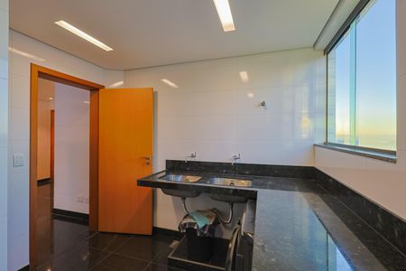 Apartamento à venda com 300m², 4 quartos e 4 vagas Apartamento à venda com 300m², 4 quartos e 4 vagasÁrea de Serviço