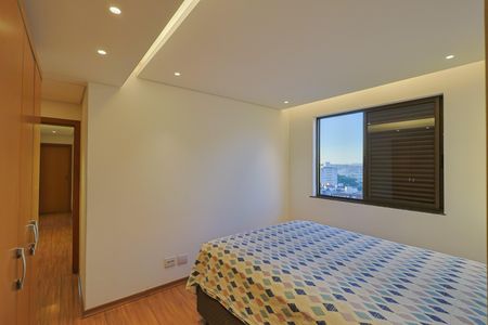 Apartamento à venda com 300m², 4 quartos e 4 vagas Apartamento à venda com 300m², 4 quartos e 4 vagasSuíte 1