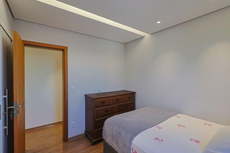 Apartamento à venda com 300m², 4 quartos e 4 vagas Apartamento à venda com 300m², 4 quartos e 4 vagasQuarto 2