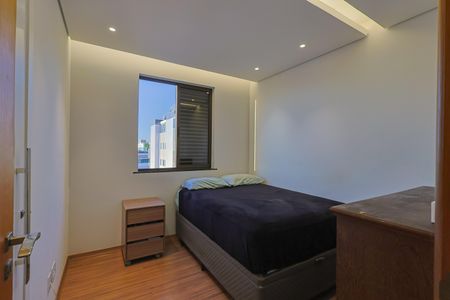 Apartamento à venda com 300m², 4 quartos e 4 vagas Apartamento à venda com 300m², 4 quartos e 4 vagasQuarto 1