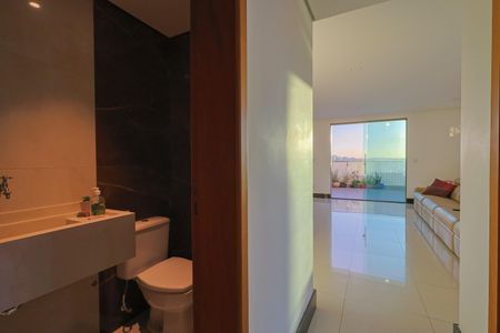 Apartamento à venda com 300m², 4 quartos e 4 vagas Apartamento à venda com 300m², 4 quartos e 4 vagasSala 2