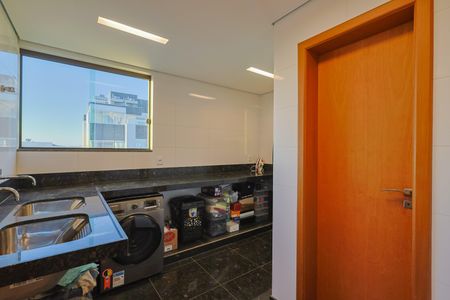 Apartamento à venda com 300m², 4 quartos e 4 vagas Apartamento à venda com 300m², 4 quartos e 4 vagasÁrea de Serviço