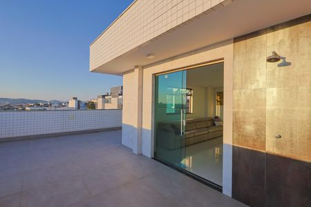 Apartamento à venda com 300m², 4 quartos e 4 vagas Apartamento à venda com 300m², 4 quartos e 4 vagasCobertura