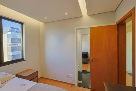 Apartamento à venda com 300m², 4 quartos e 4 vagas Apartamento à venda com 300m², 4 quartos e 4 vagasQuarto 2