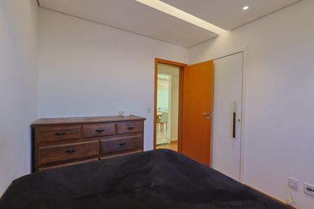 Quarto 1 de apartamento à venda com 4 quartos, 300m² em Fernão Dias, Belo Horizonte