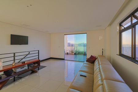 Apartamento à venda com 300m², 4 quartos e 4 vagas Apartamento à venda com 300m², 4 quartos e 4 vagasSala 2