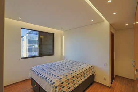 Apartamento à venda com 300m², 4 quartos e 4 vagas Apartamento à venda com 300m², 4 quartos e 4 vagasSuíte 1